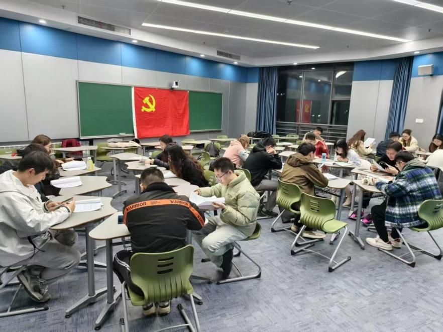 共事务学院MPA党支部开展红色剧本杀主题党日活动开元棋牌“学思践悟新思想重温历史强担当”——公(图2)